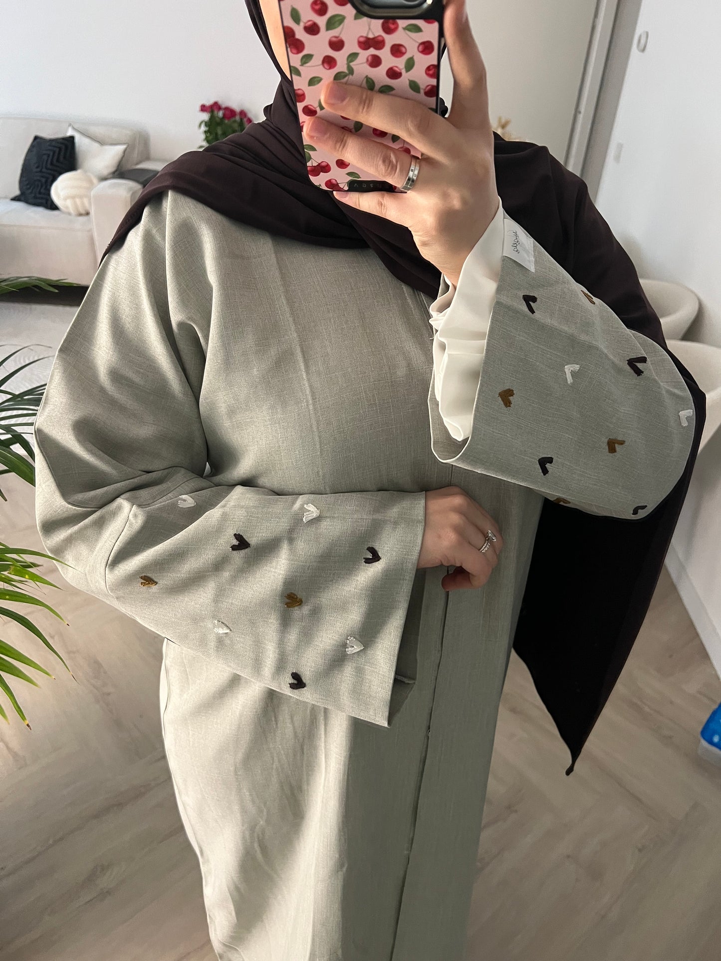 Grey heart abaya - Brown hearts