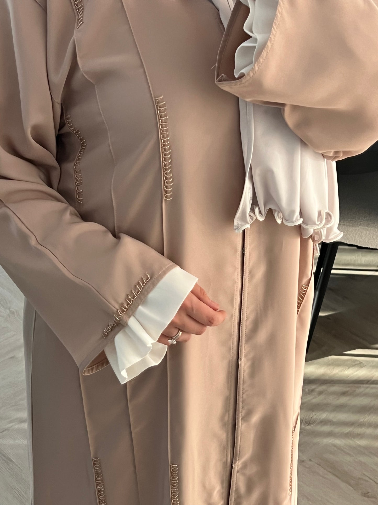 Elegant abaya - Beige