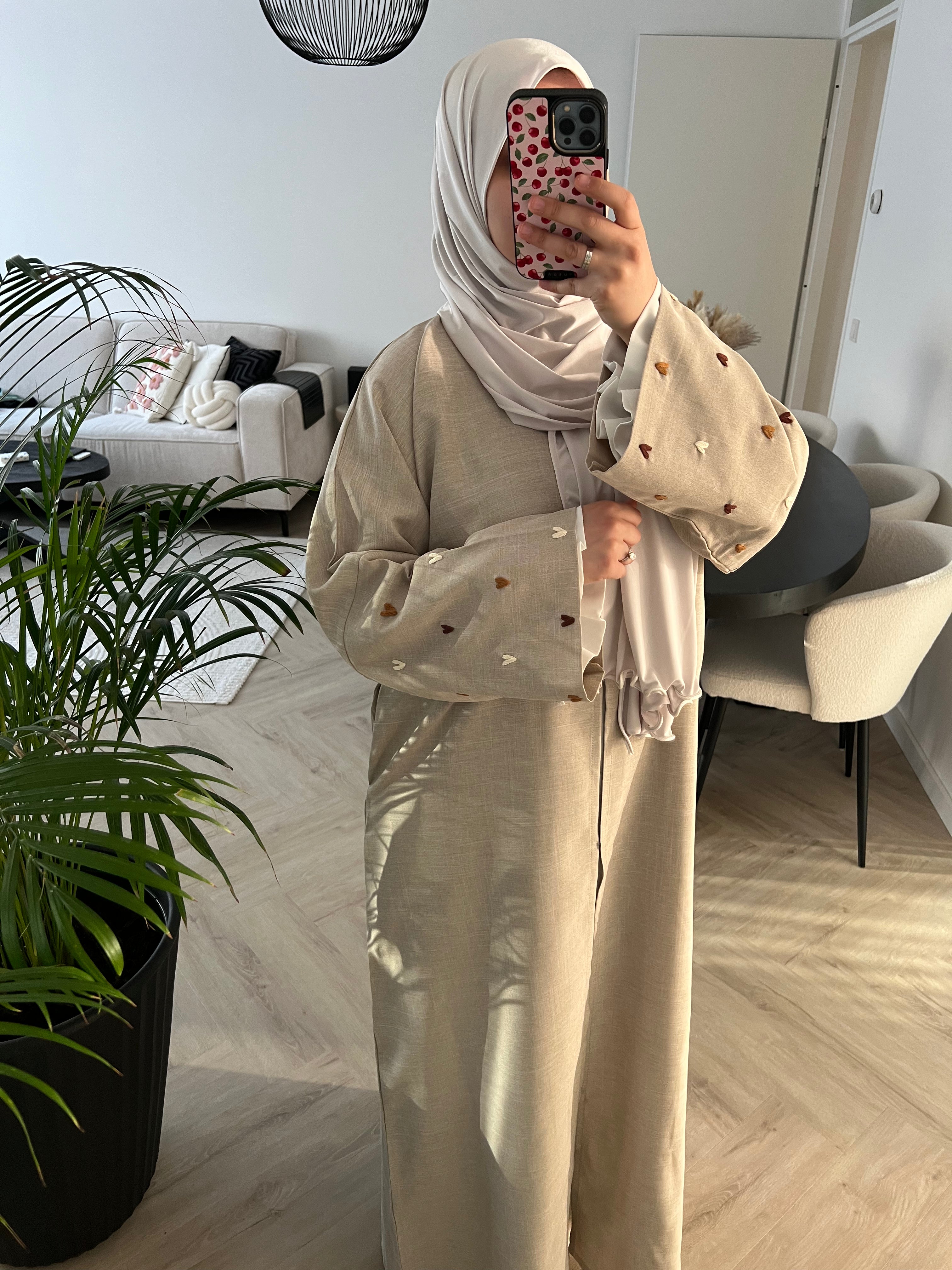 Beige heart abaya - Brown hearts