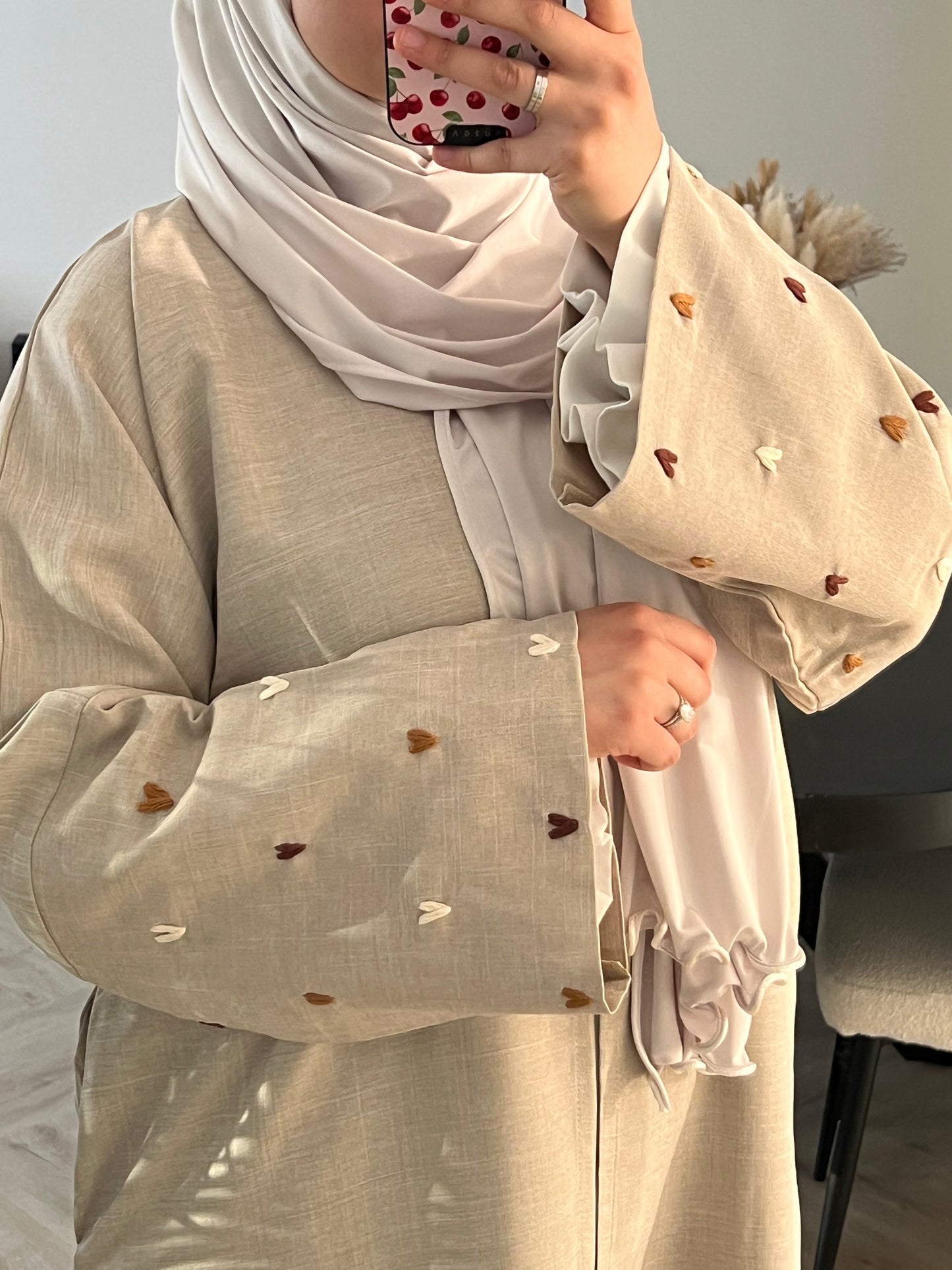 Beige heart abaya - Brown hearts