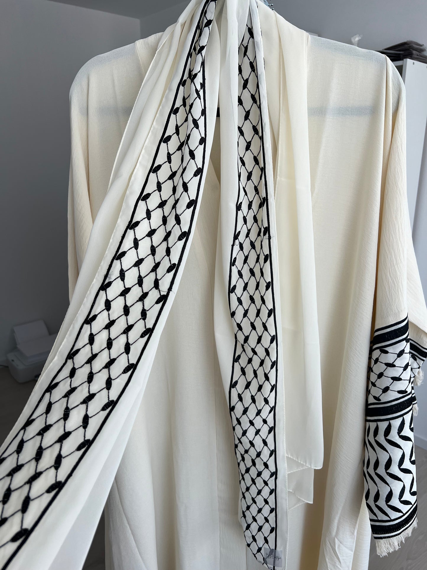 Keffiyeh kimono white