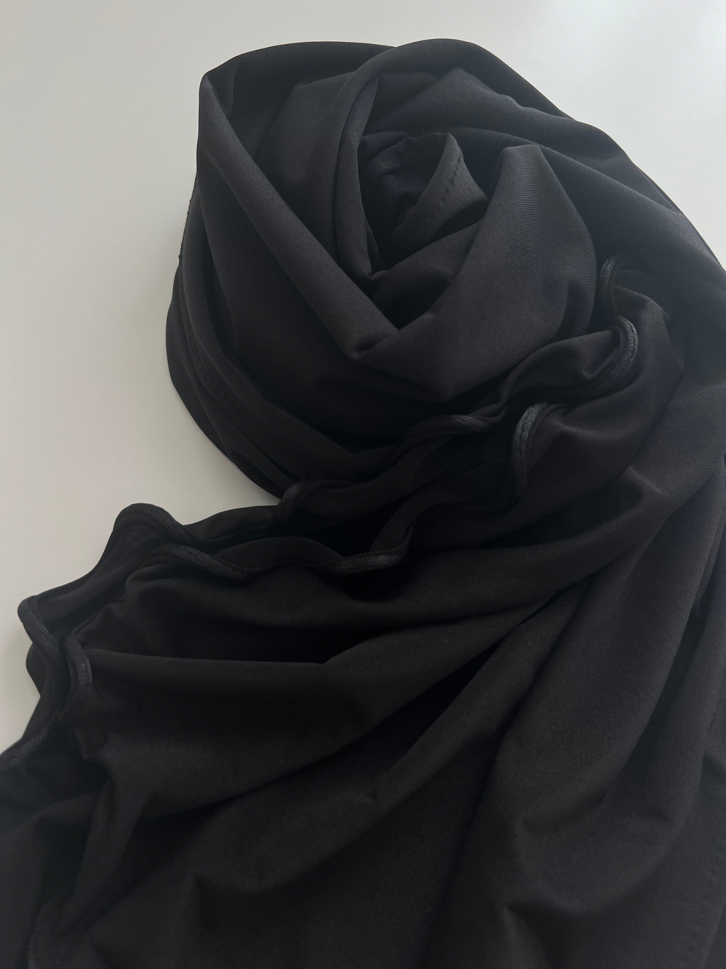 Satin premium jersey line hijab - Black